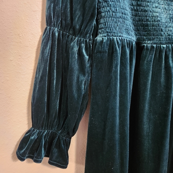 Green Velvet Long Sleeve Off The Shoulder Dress Size Small - Picture 3 of 5